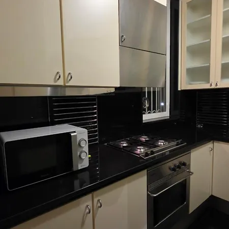 Attico Imperiale - In Centro, Tra Stazione E Vecchia *