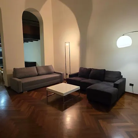 Attico Imperiale - In Centro, Tra Stazione E Vecchia شقة *