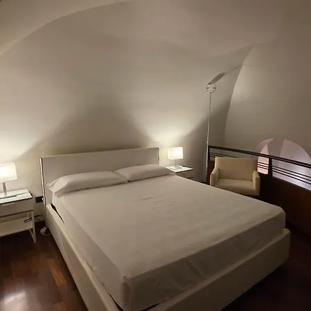 Attico Imperiale - In Centro, Tra Stazione E Vecchia