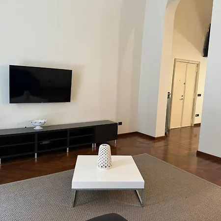 Apartamento Attico Imperiale - In Centro, Tra Stazione E Vecchia