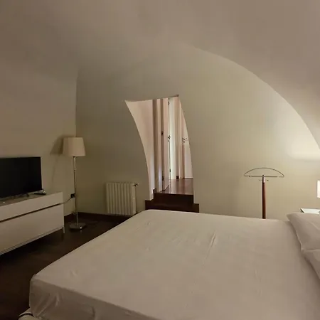 Attico Imperiale - In Centro, Tra Stazione E Vecchia Апартаменты