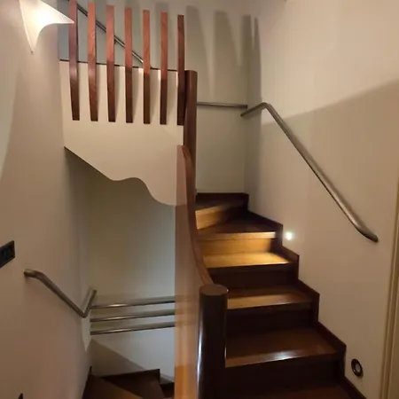 Apartamento Attico Imperiale - In Centro, Tra Stazione E Vecchia