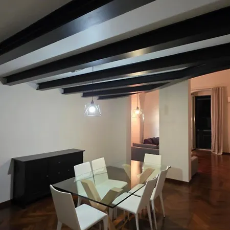 Apartamento Attico Imperiale - In Centro, Tra Stazione E Vecchia *