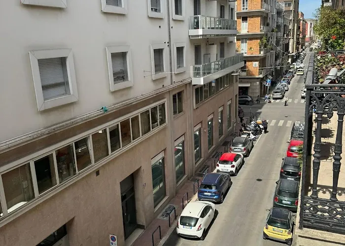 Attico Imperiale - In Centro, Tra Stazione E Vecchia * Bari